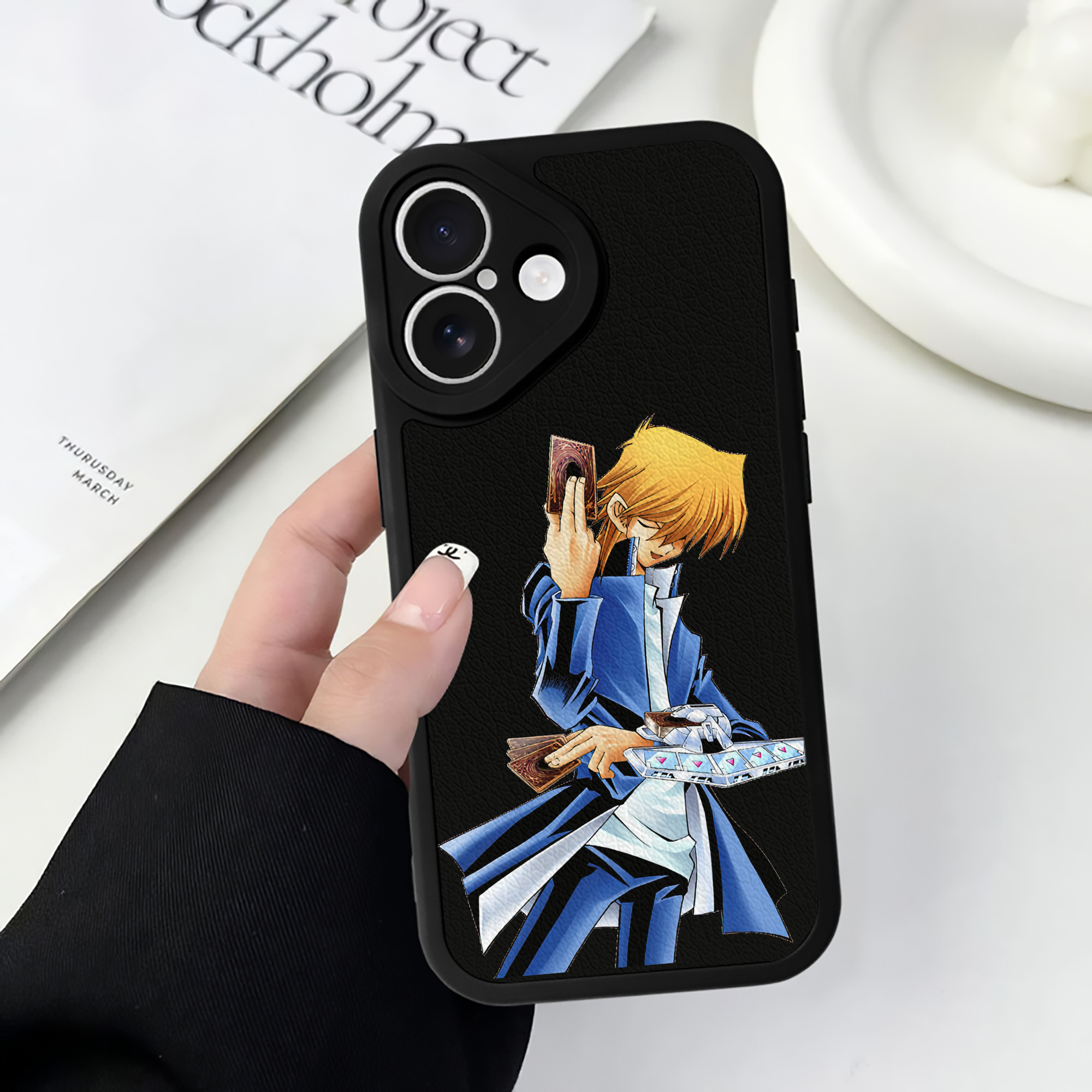 遊☆戯☆王 Yu-Gi-Oh! 【iPhone 16シリーズ対応】シリコンスマホケース（レザー調） 材質：シリコン